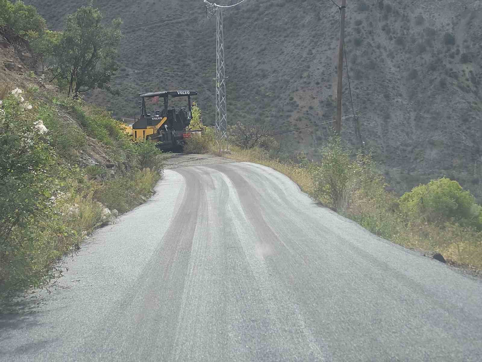 Erzurum Büyükşehir Belediyesi'nden İspir'e Modern Yol Müjdesi: 6 Mahalle Artık Daha Ulaşılabilir