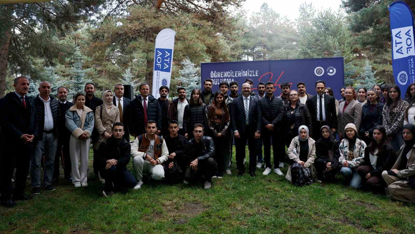 Rektör Hacımüftüoğlu, Öğrencilere Yeni Akademik Yılda Beklentilerini Sordu