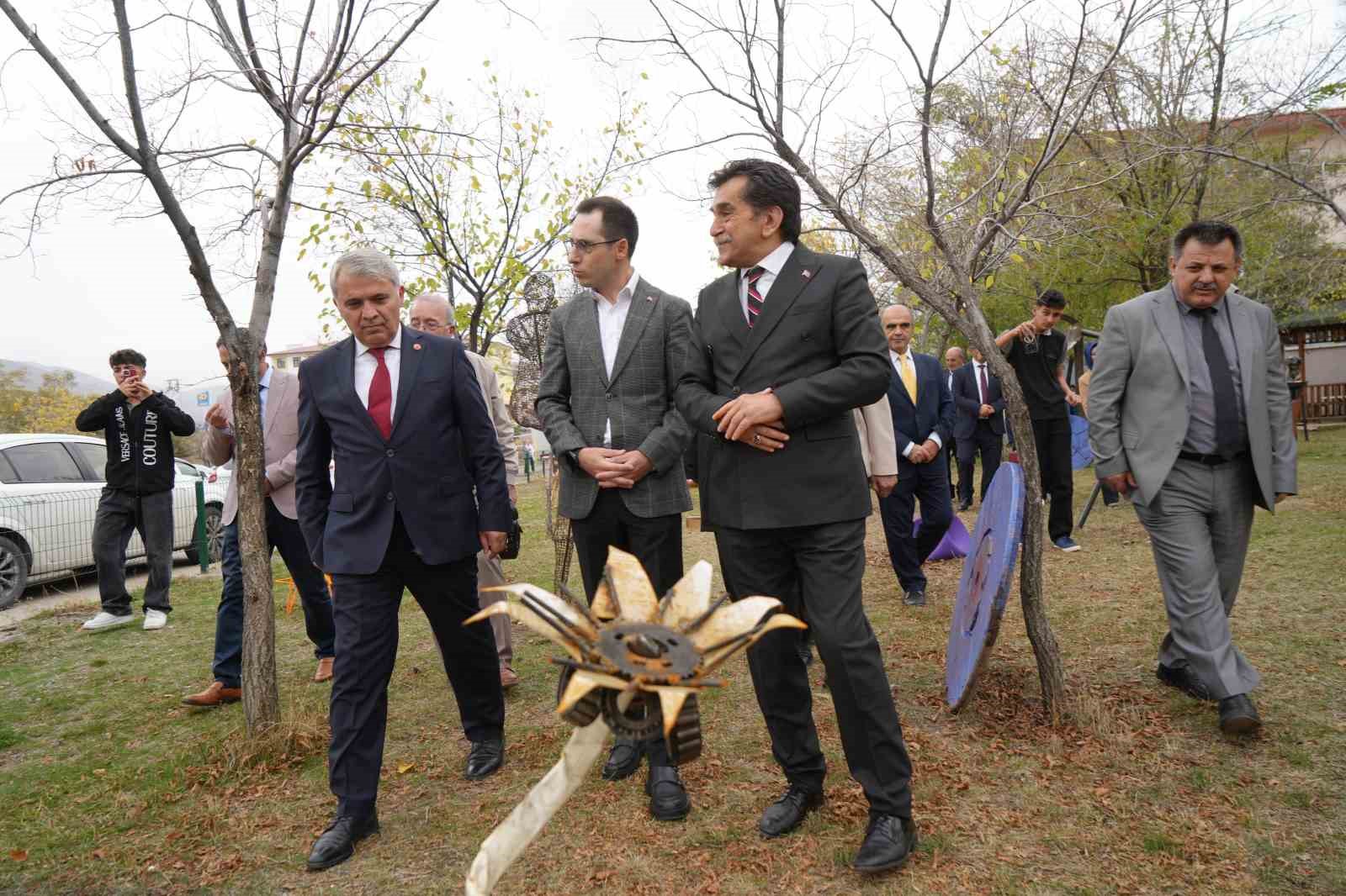 Erzurum'da Sanat Bahçesi ile Yaratıcılığa Kapı Açıldı