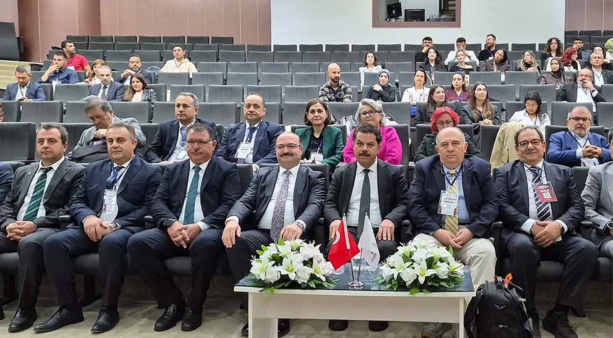 Aşı Bilimi Kongresi'nde Yerli Üretim ve Aşıların Önemi Vurgulandı