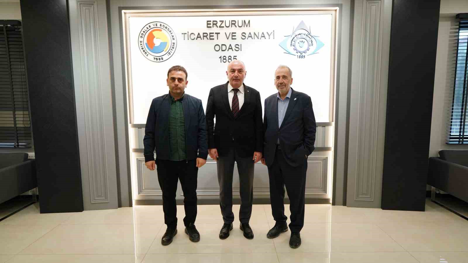 Lila Kağıt'ın Başkanı Öğücü, Başkan Özakalın'a Teşekkür Ziyareti Gerçekleştirdi