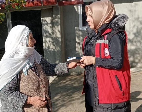 Erzurum'da Yaşlılara Özel Ziyaretler Devam Ediyor