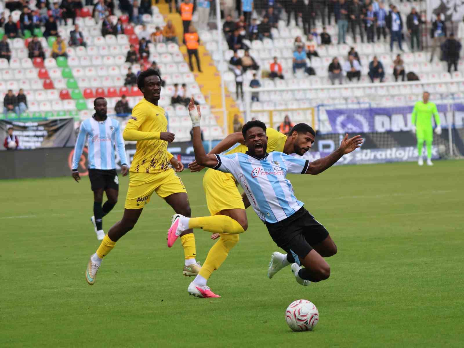 Erzurumspor FK, Eyüpspor'u İlk Yarıda Geçti: 1-0
