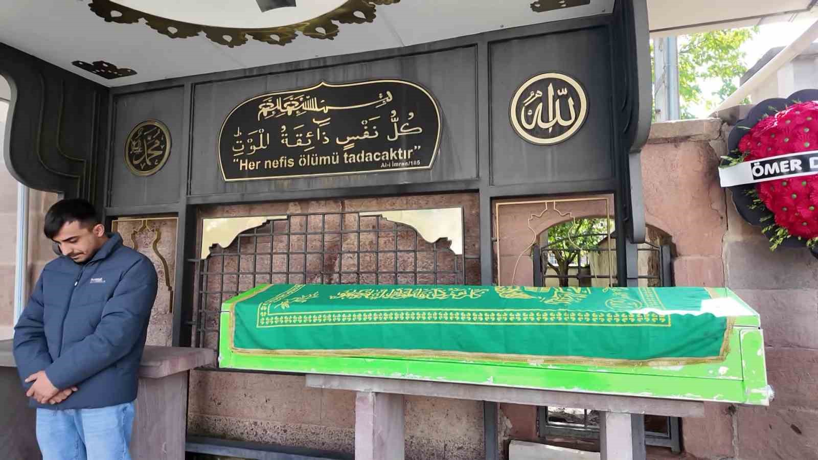 Emekli Öğretmen Ruhi Akpınar, Kalp Krizi Nedeniyle Hayatını Kaybetti