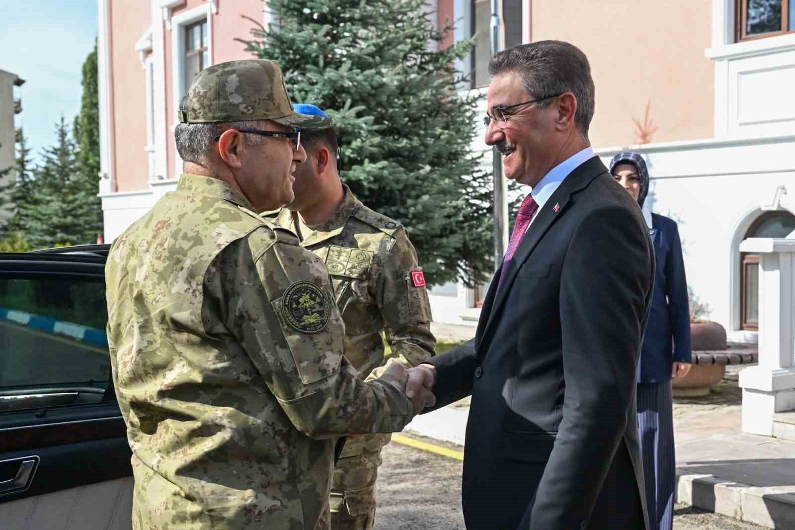 Kara Kuvvetleri Komutanı Tokel ve 3. Ordu Komutanı Aktaş, Erzurum'u Ziyaret Etti