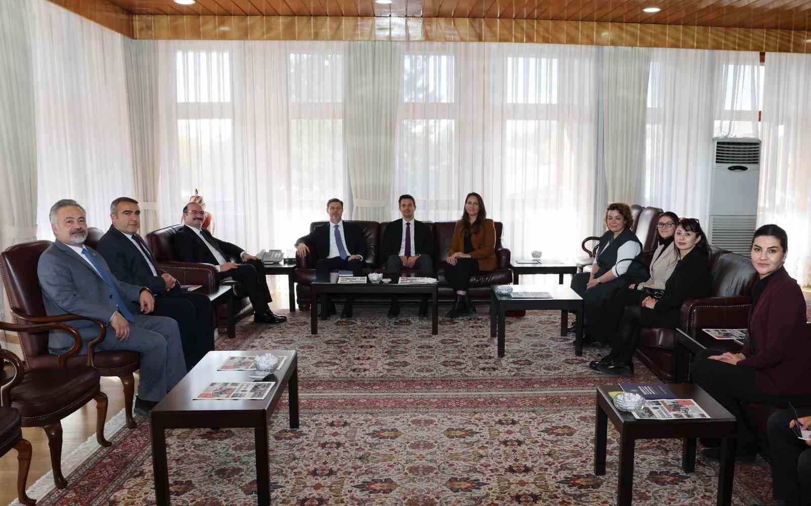 ABD Büyükelçiliği Heyeti, Atatürk Üniversitesini Ziyaret Etti