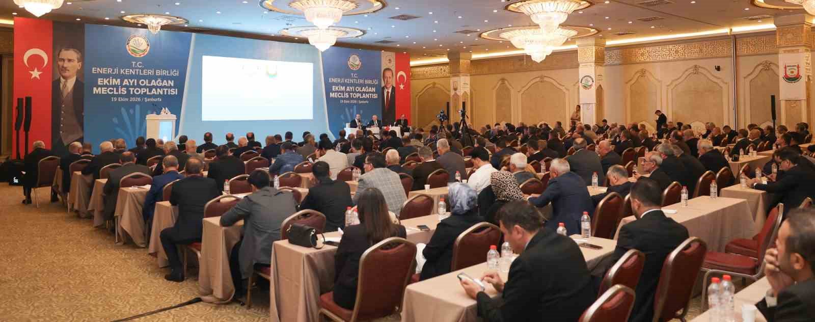 Başkan Sekmen: "Yenilenebilir Enerji, Geleceğimizin Temel Taşıdır"