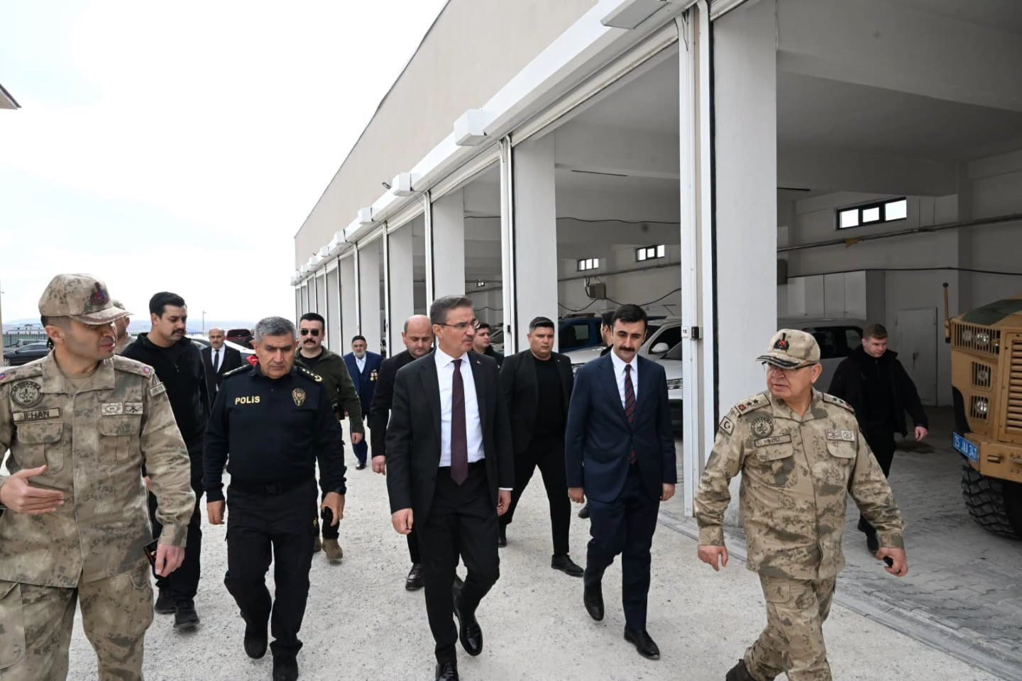 Vali Baruş, Karayazı'daki Yatırımları Yerinde İnceledi