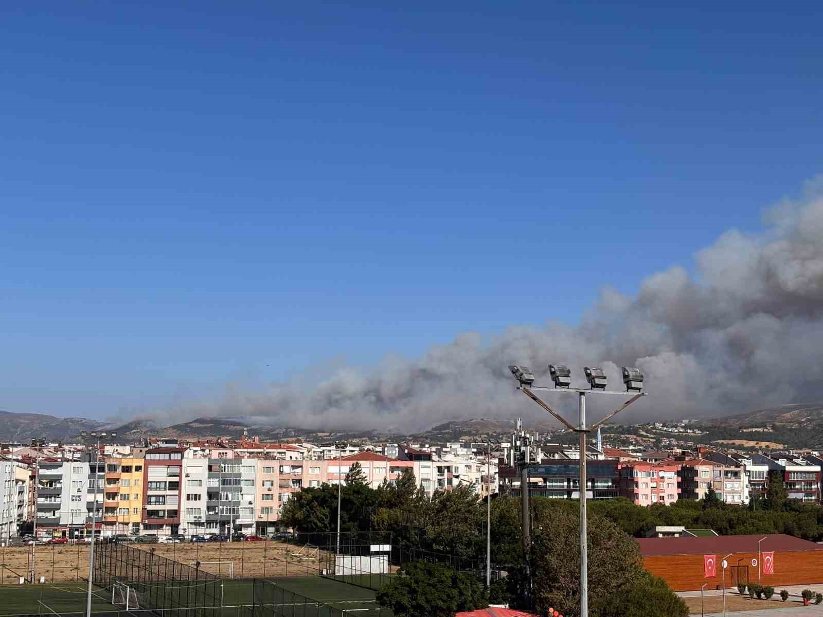 Çanakkale Orman Yangınına Yoğun Müdahale Devam Ediyor