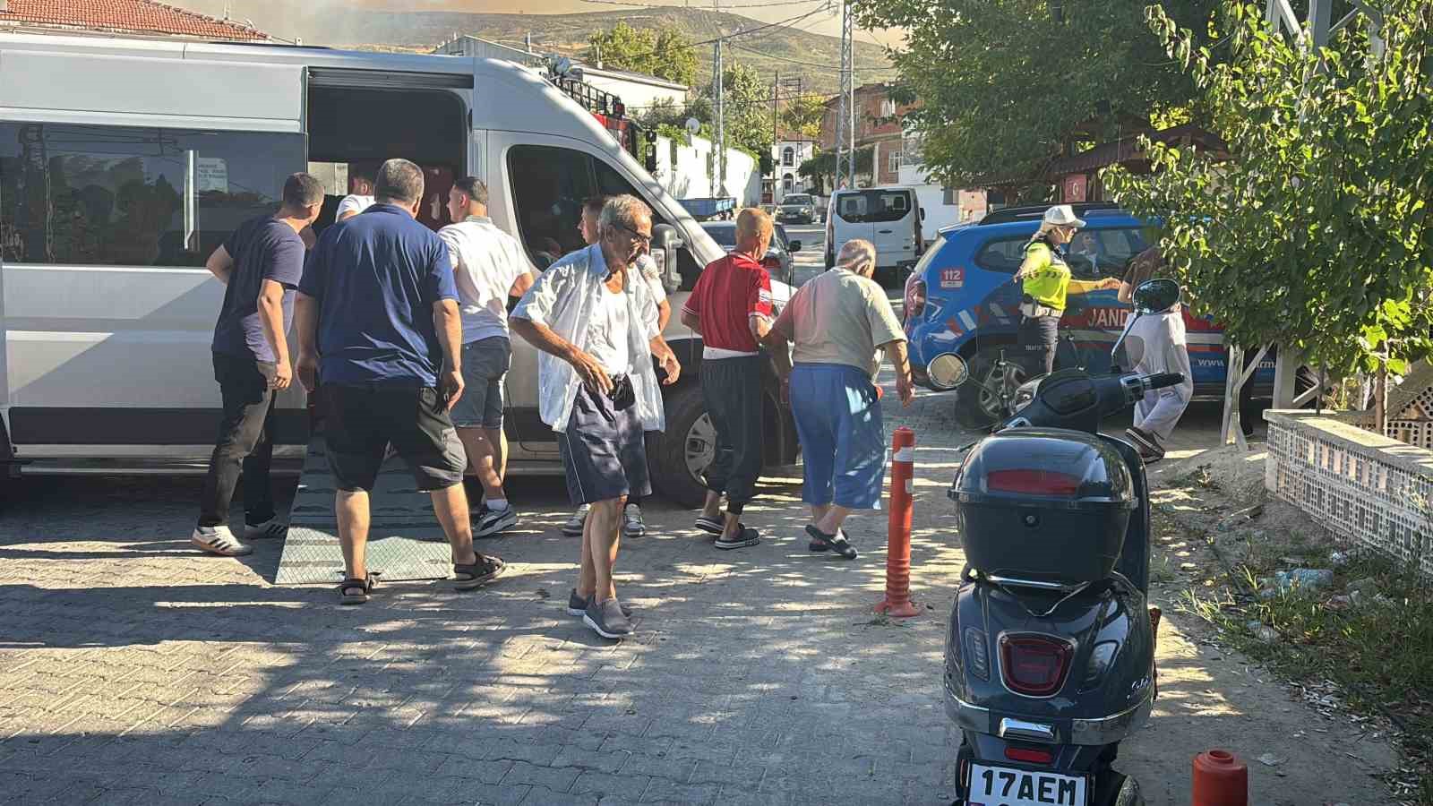 Çanakkale’de Yangın Tehdidi: Yaşlı Bakım Merkezi Tahliye Edildi