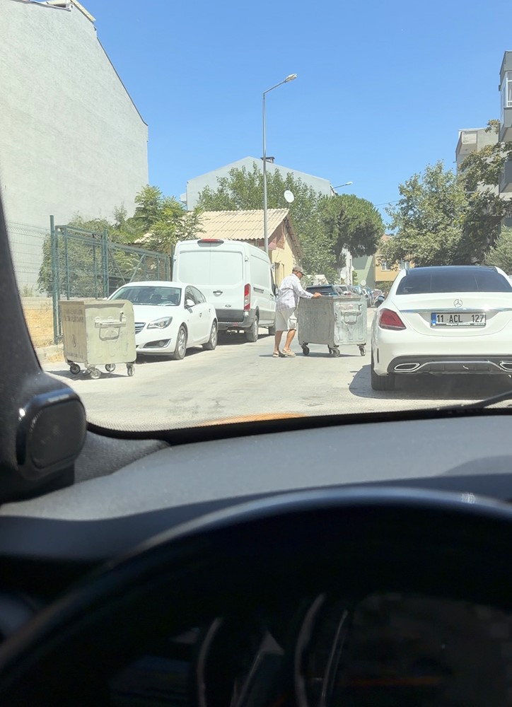 Çanakkale'de Rüzgarın Oyunu: Sürücü Panik İçinde