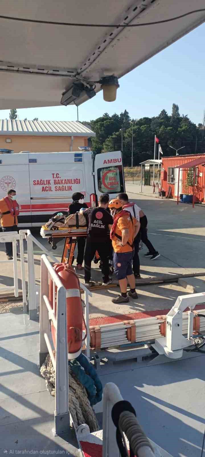 Çanakkale Boğazı'nda Kalp Krizi Geçiren Personel Hastaneye Kaldırıldı