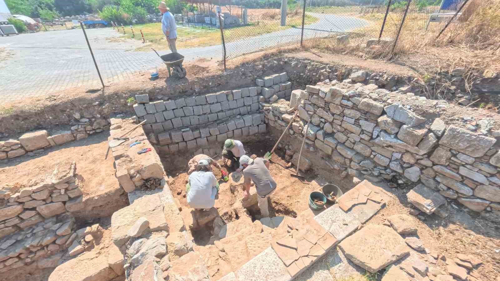 Parion Antik Kenti'nde 2.700 Yıllık Tarih Yeniden Gün Yüzüne Çıkıyor