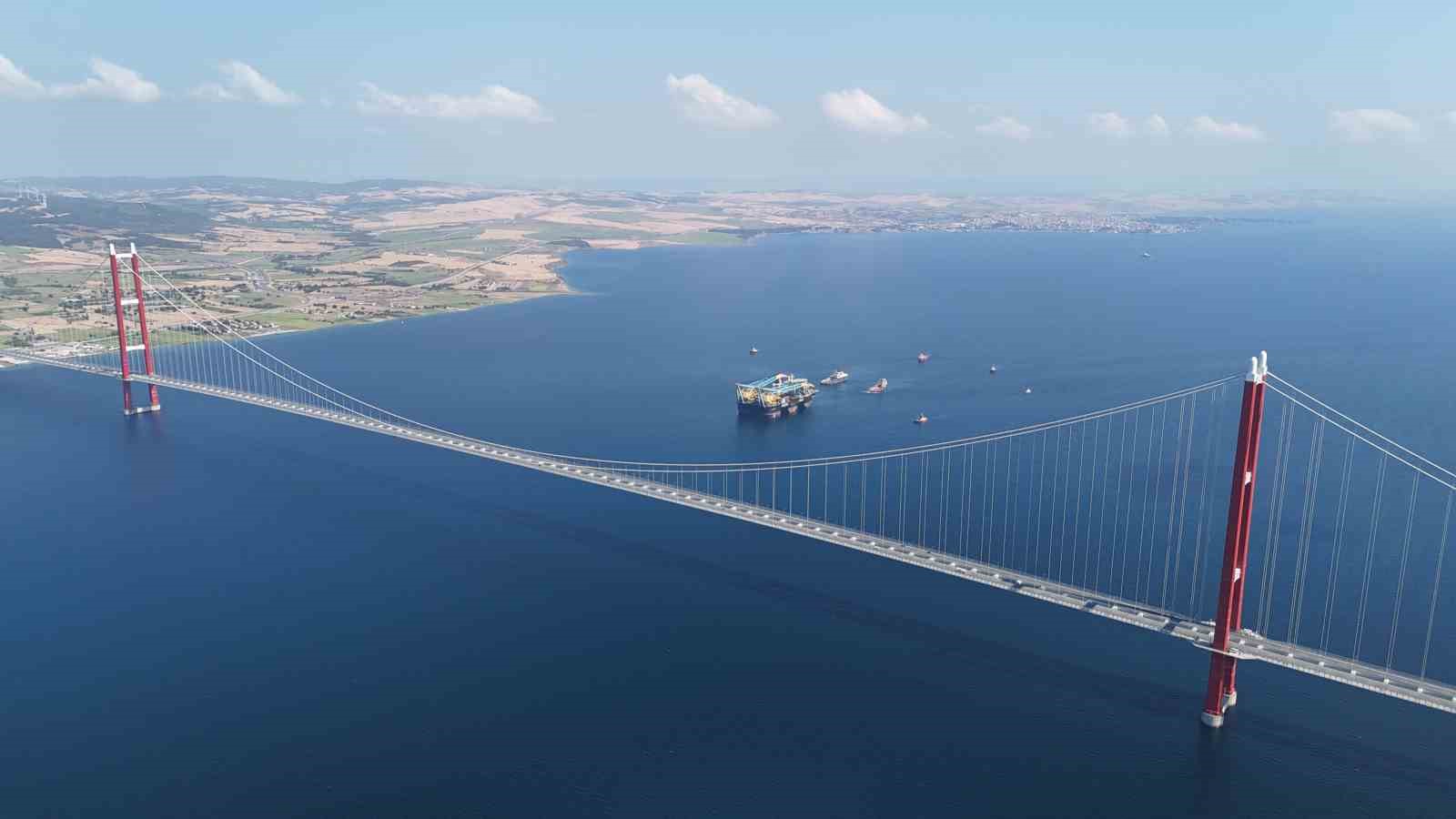 Dünyanın En Büyük Yarı Batık Vinci, 1915 Çanakkale Köprüsü'nden Geçti