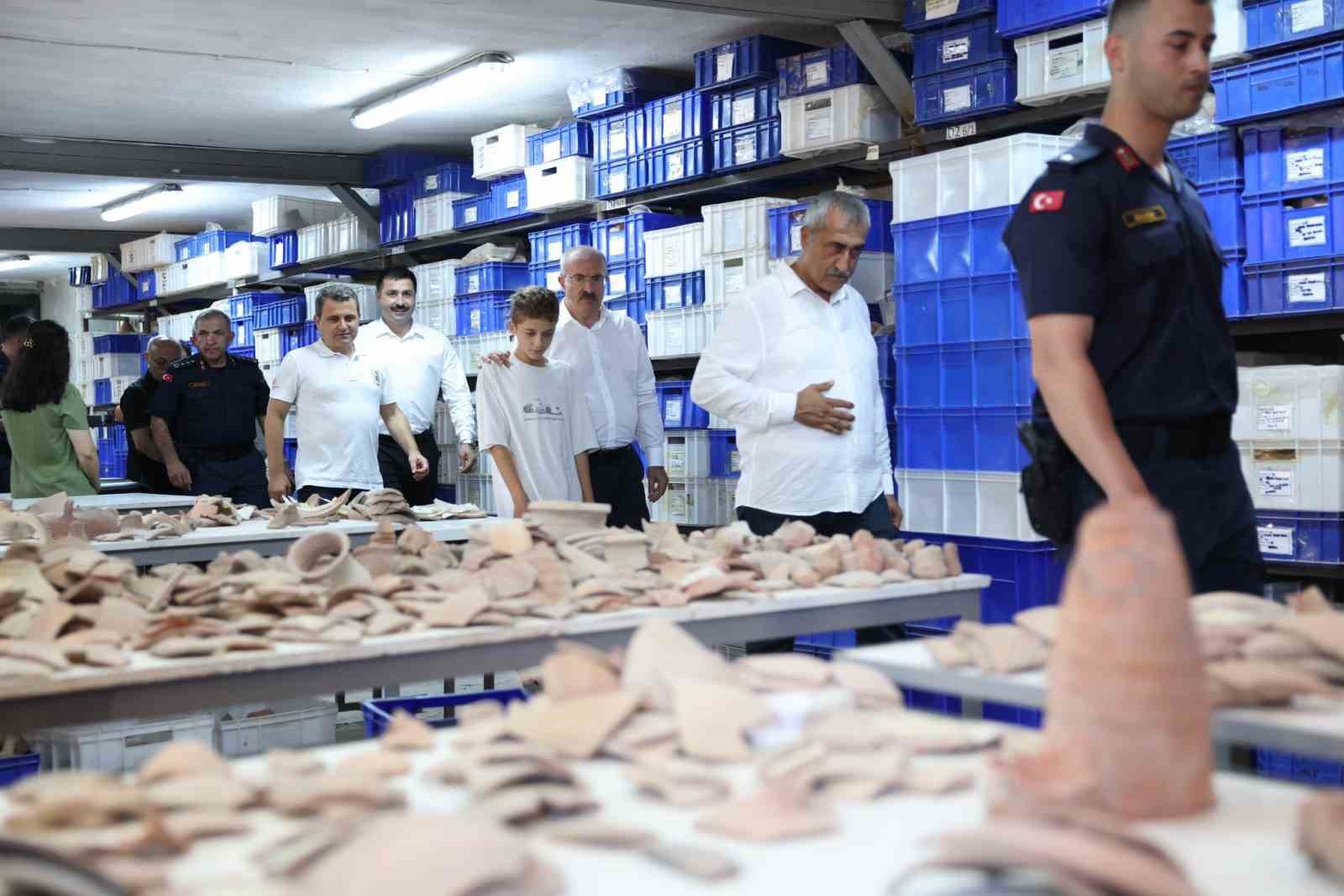 Vali Toraman, Antik Kentlerde İncelemelerde Bulundu