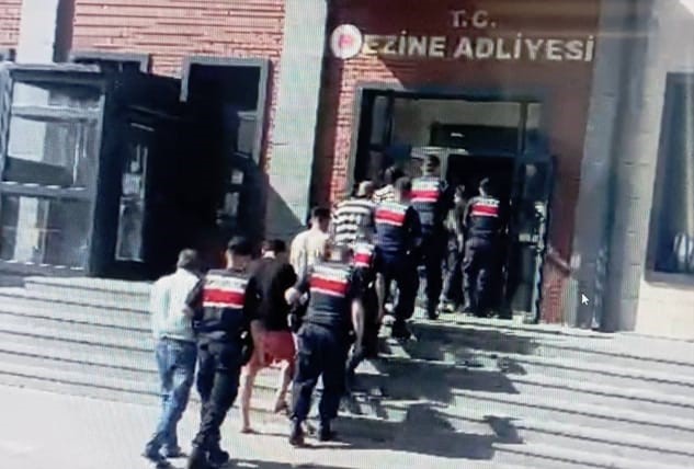 Çanakkale'de Düzensiz Göçmen Operasyonları: 59 Yakalandı, 4 Organizatör Tutuklandı