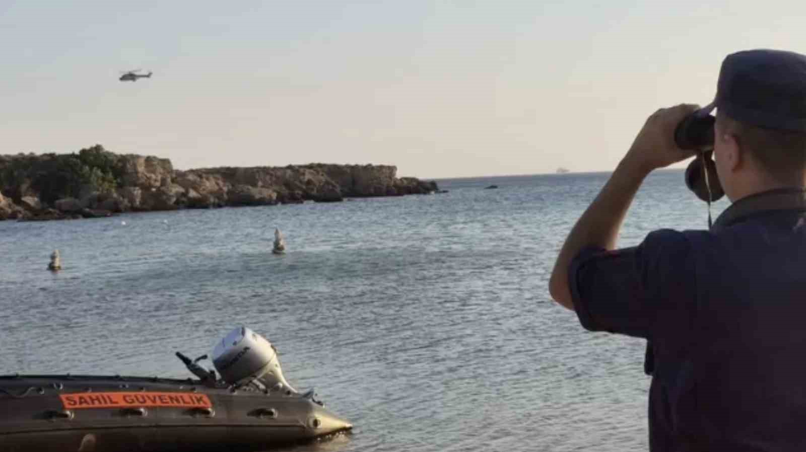 Bozcaada'da Dalgıç Arama Çalışmaları Üçüncü Günde Devam Ediyor
