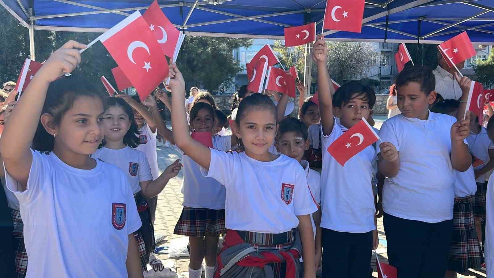 Çanakkale'de 80 Bin Öğrenci Yeni Eğitim Yılında Derse Başladı
