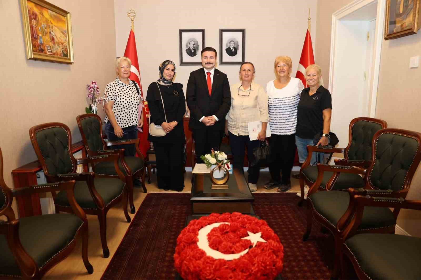 Gökçeada Kaymakamı Osman Acar, Halk Günü’nde Vatandaşların Yanında