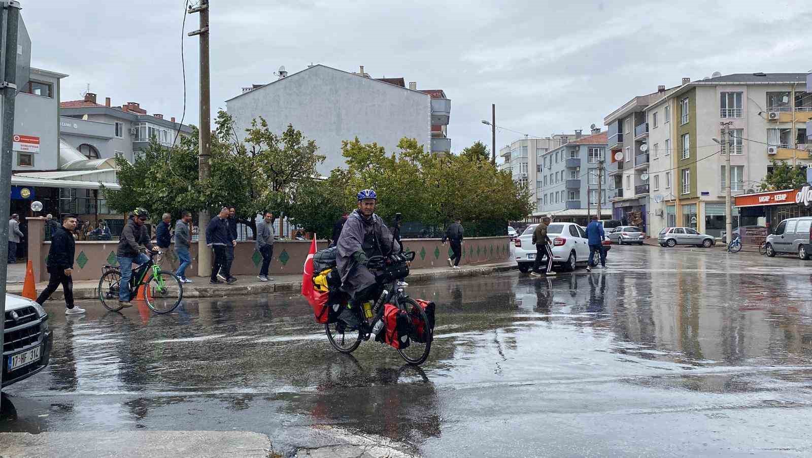 Umre İçin Bisikletle Yola Çıkan Murat Tecimen: "Bu Yolculukta Yüce Rabbime Sığınıyorum"