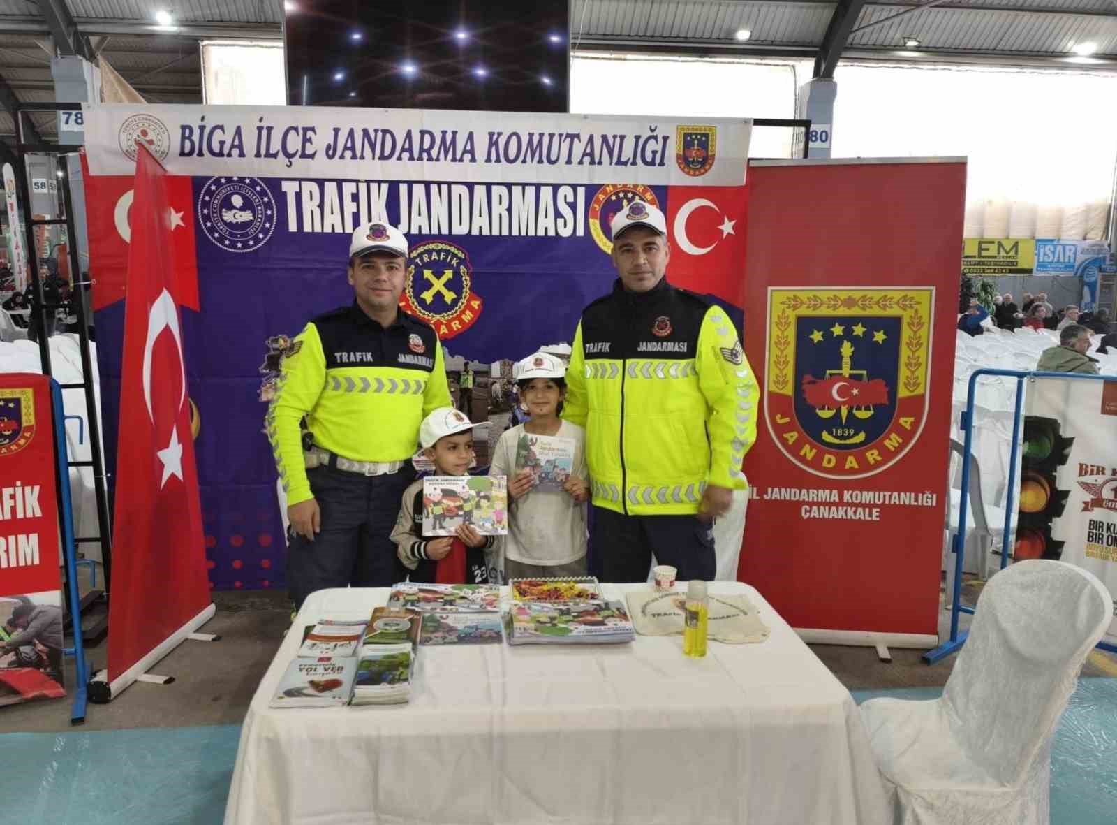 Biga Fuarı'nda Jandarma Trafik Güvenliğini Tanıttı