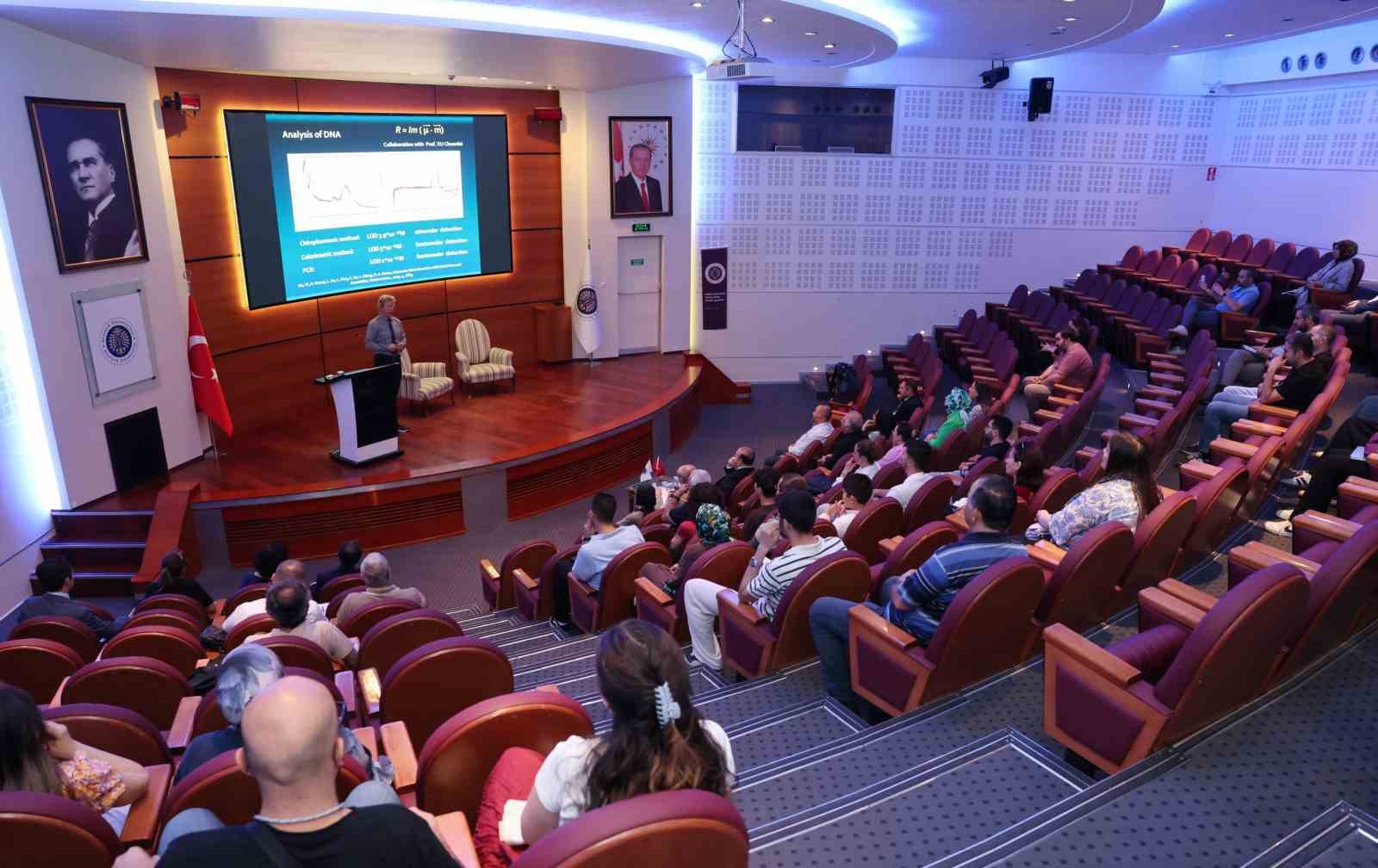 Prof. Nicholas A. Kotov, Atatürk Üniversitesi'nde Bilim Dünyasıyla Buluştu
