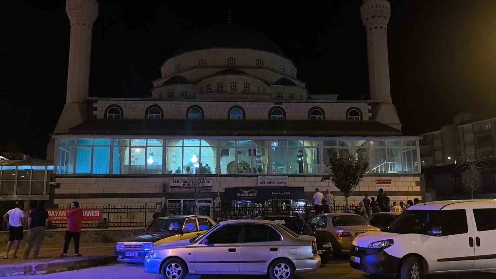 Cami İçinde Üzücü Olay: Asılı Halde Bulundu