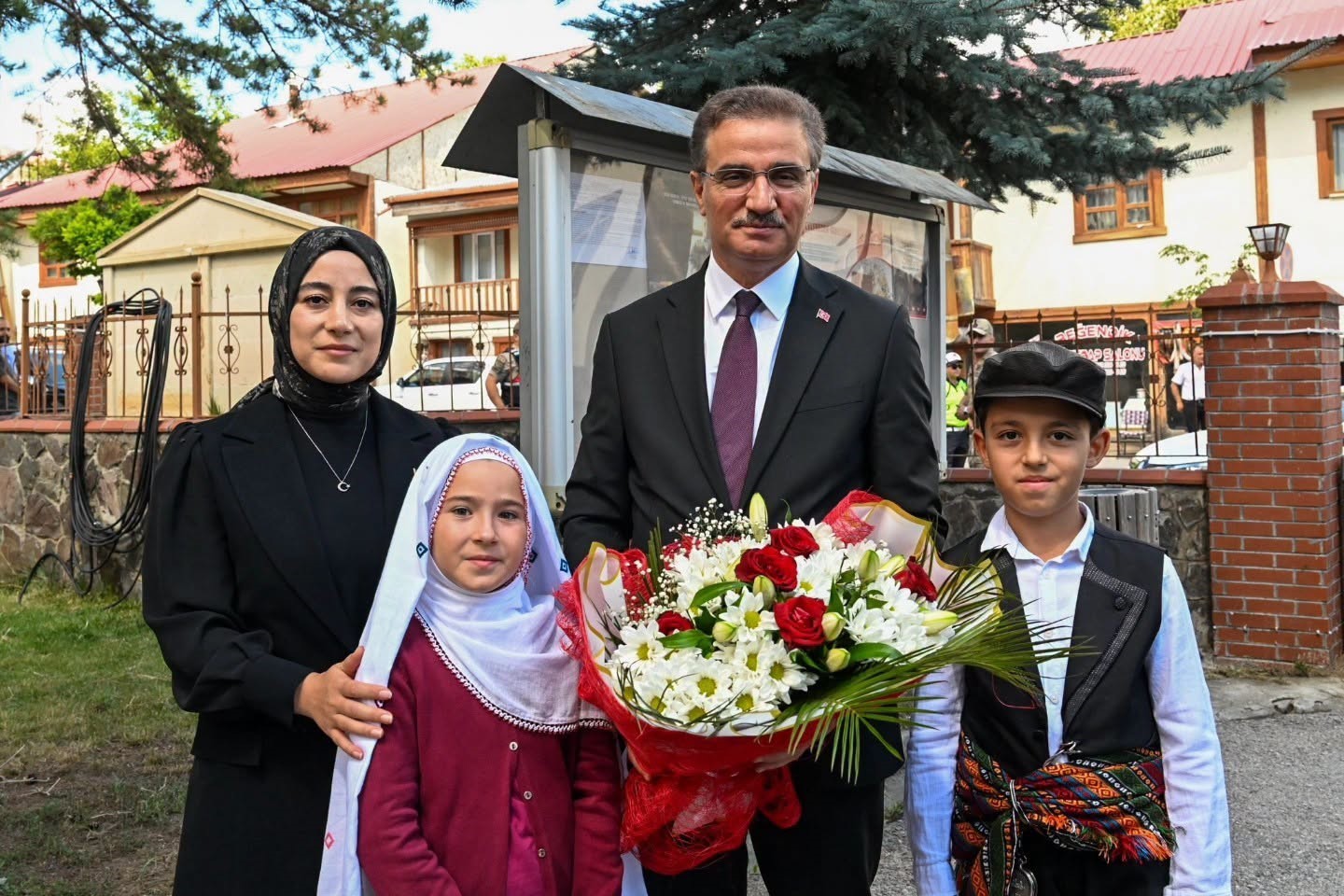 Vali Aydın Baruş Olur’da Esnafla Buluştu ve Projeleri İnceledi