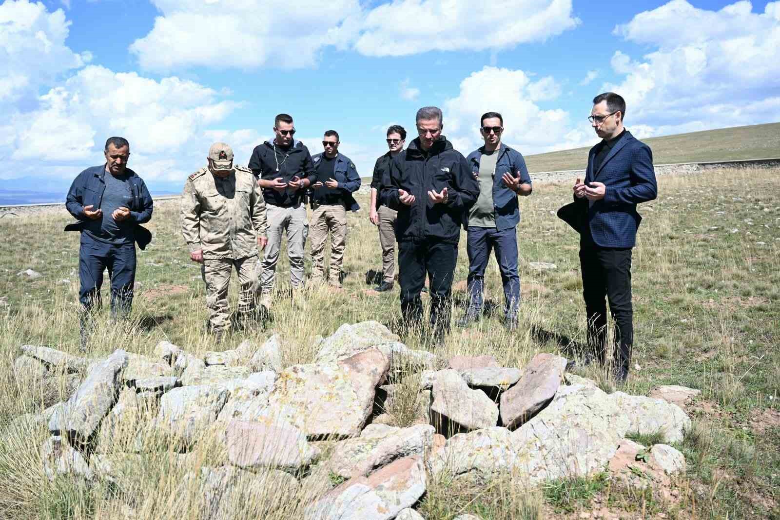 Vali Baruş, Dumlu Baba Yaylası'nda Göçerlerle Bir Araya Geldi