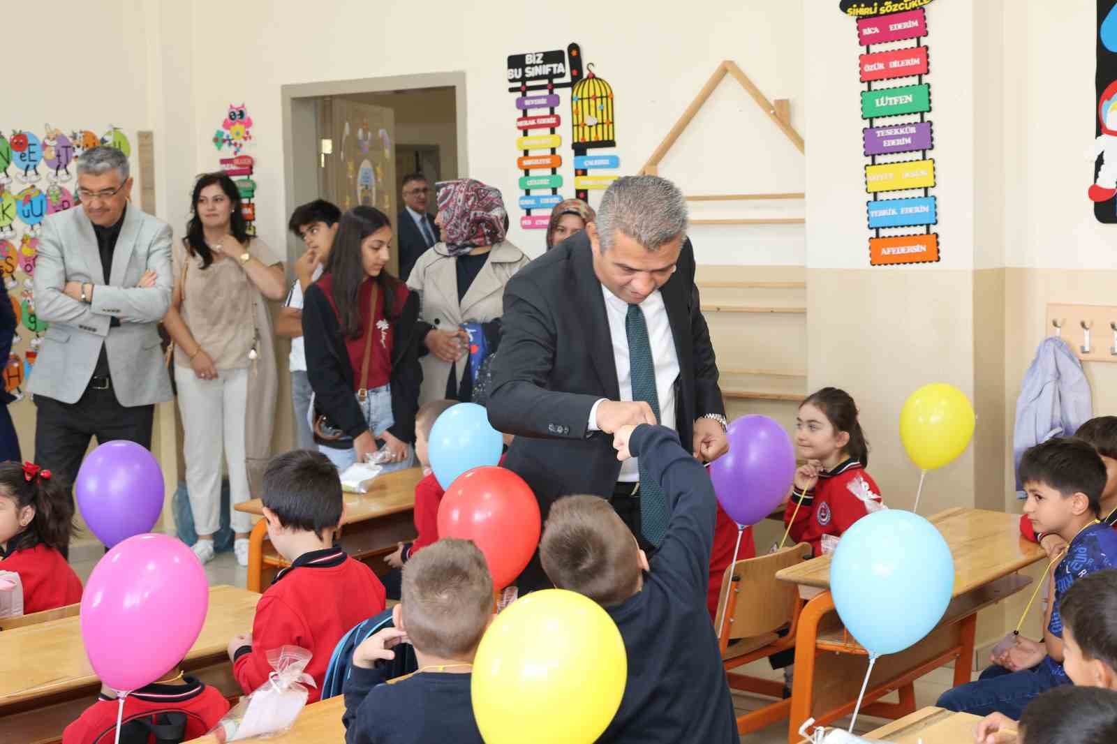 Minik Öğrencilerin Okul Heyecanına Ortak Oldular