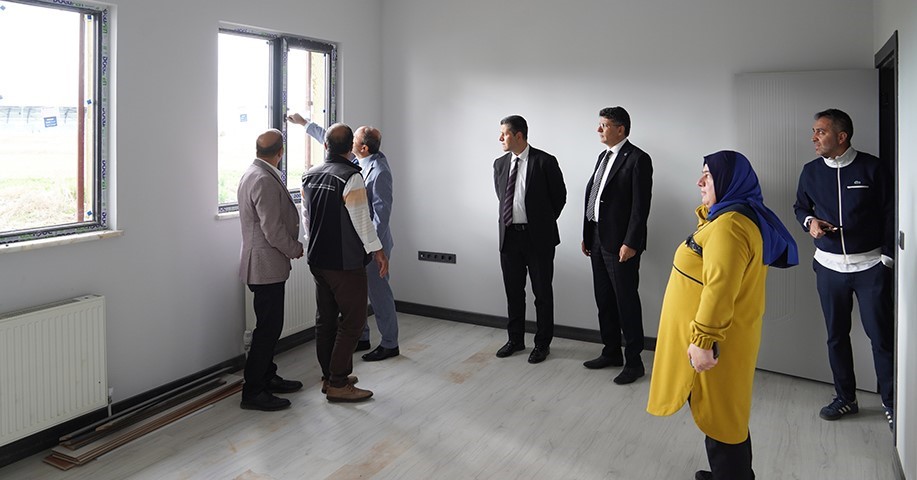 Rektör Çakmak, Spor Bilimleri Fakültesi'nin Yeni Binasında İncelemelerde Bulundu