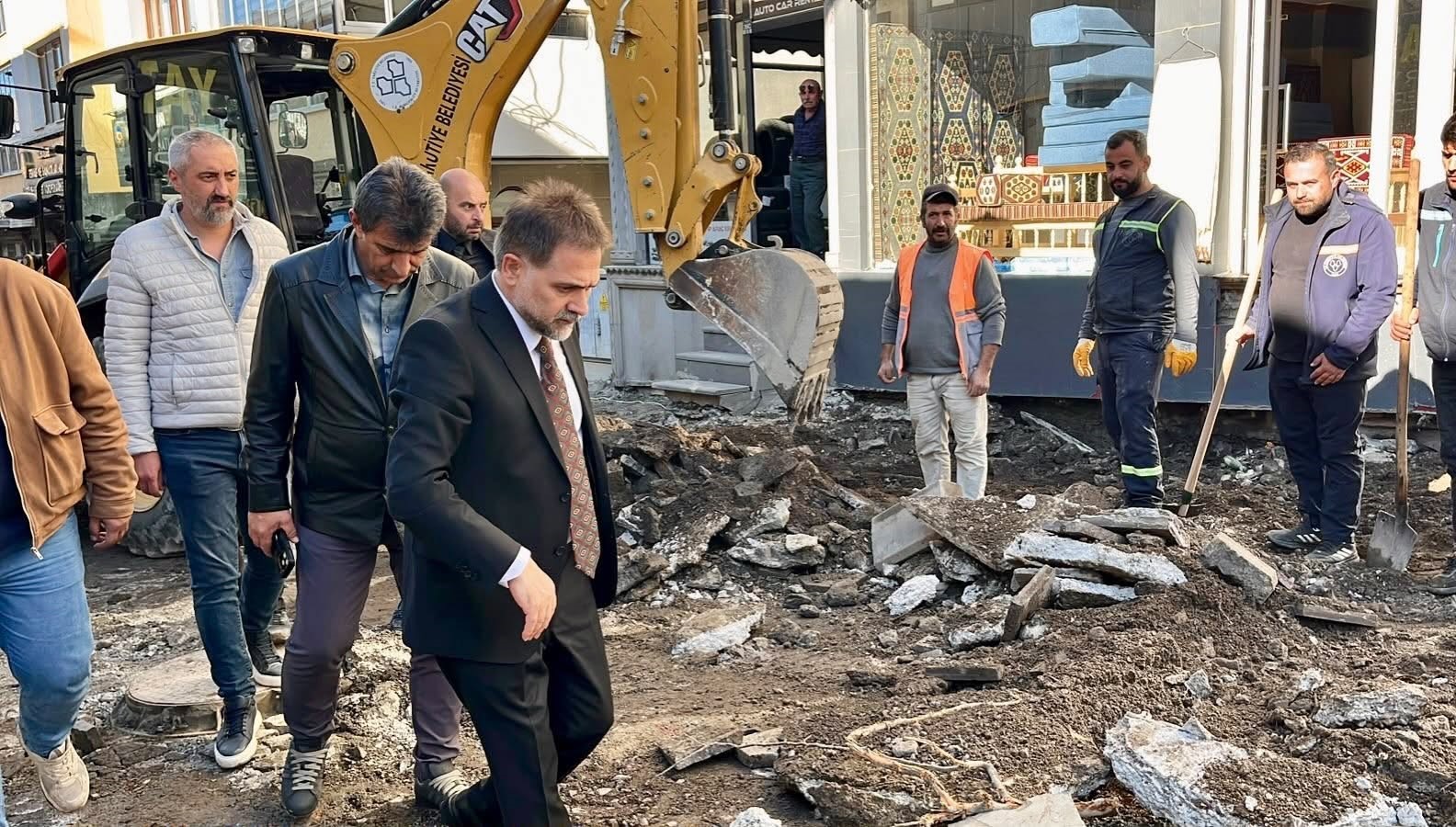 Başkan Uçar: "Yakutiye'ye Hizmette Durmak Yok!"