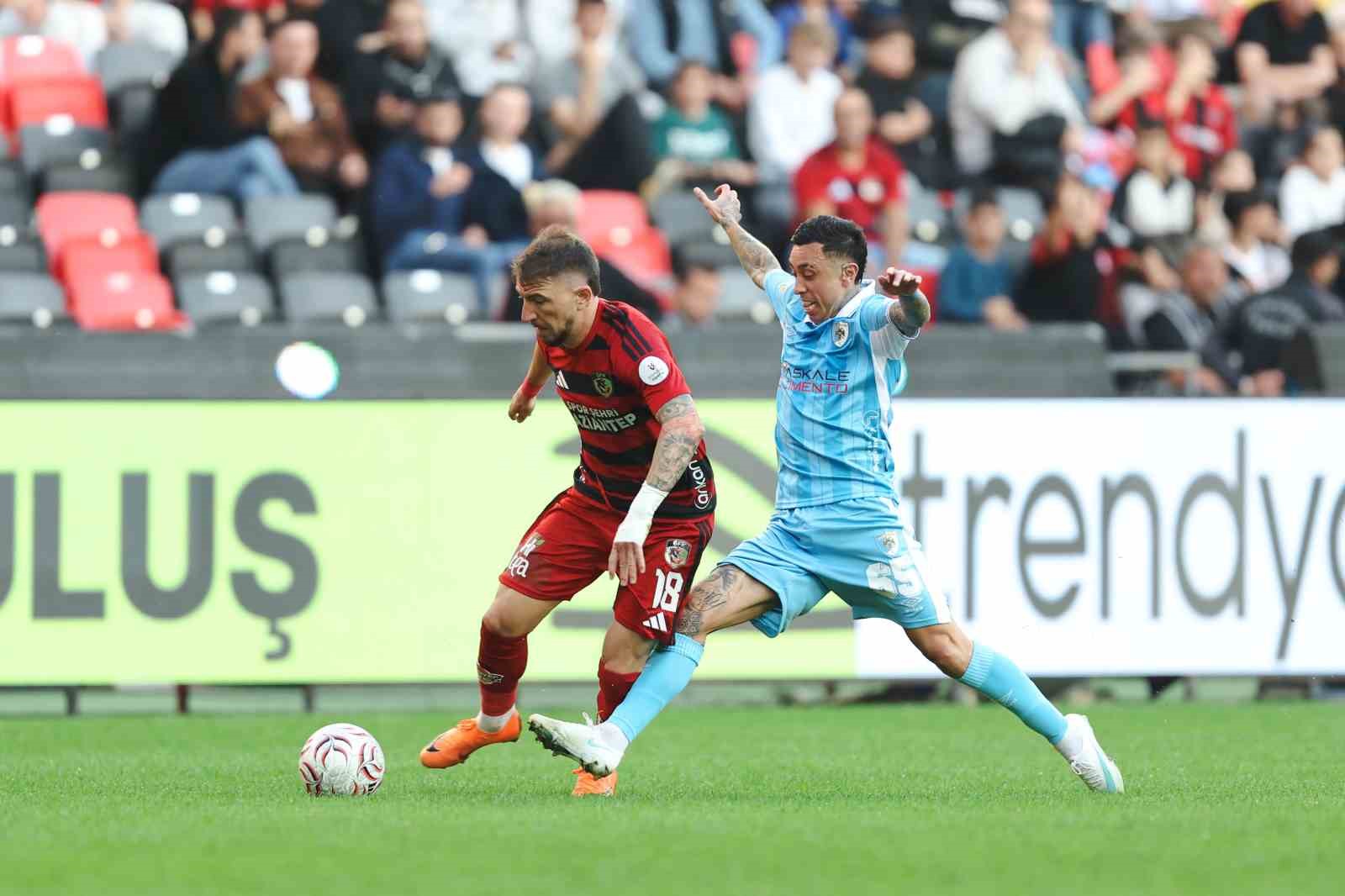 Erzurumspor FK'dan Tarihi Deplasman Galibiyeti