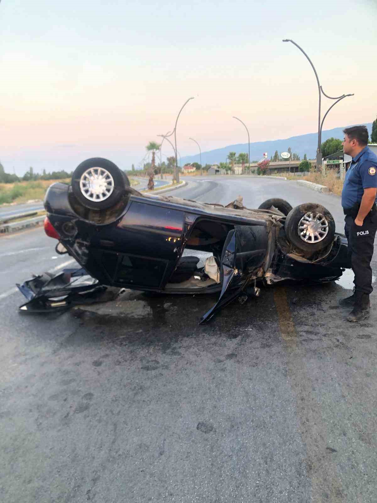Edremit'te Ters Dönmüş Otomobildeki Sürücü Kurtarıldı