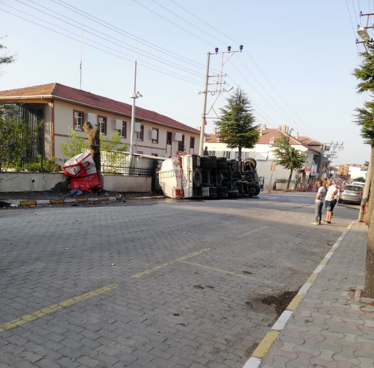 Balya'da Tanker Devrildi, Yangın Tehlikesi Önceden Önlenmiş Olundu