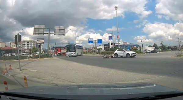 Kırmızı Işık İhlali Kazaya Yol Açtı