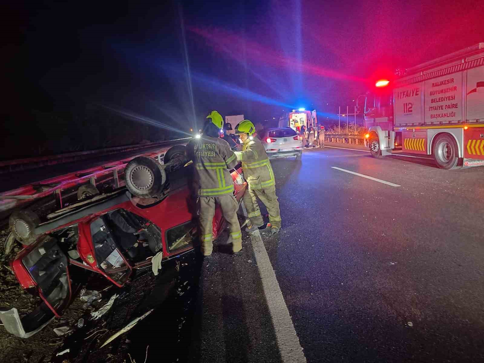 Susurluk'ta Tek Taraflı Trafik Kazası: 1'i Çocuk 5 Yaralı