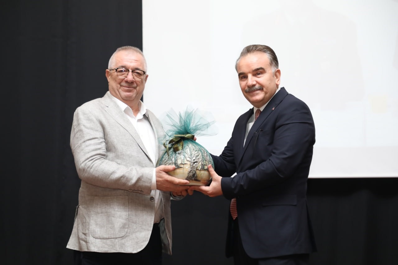 Edremit'te Ahmet Odabaş İçin Vefa Gecesi Düzenlendi