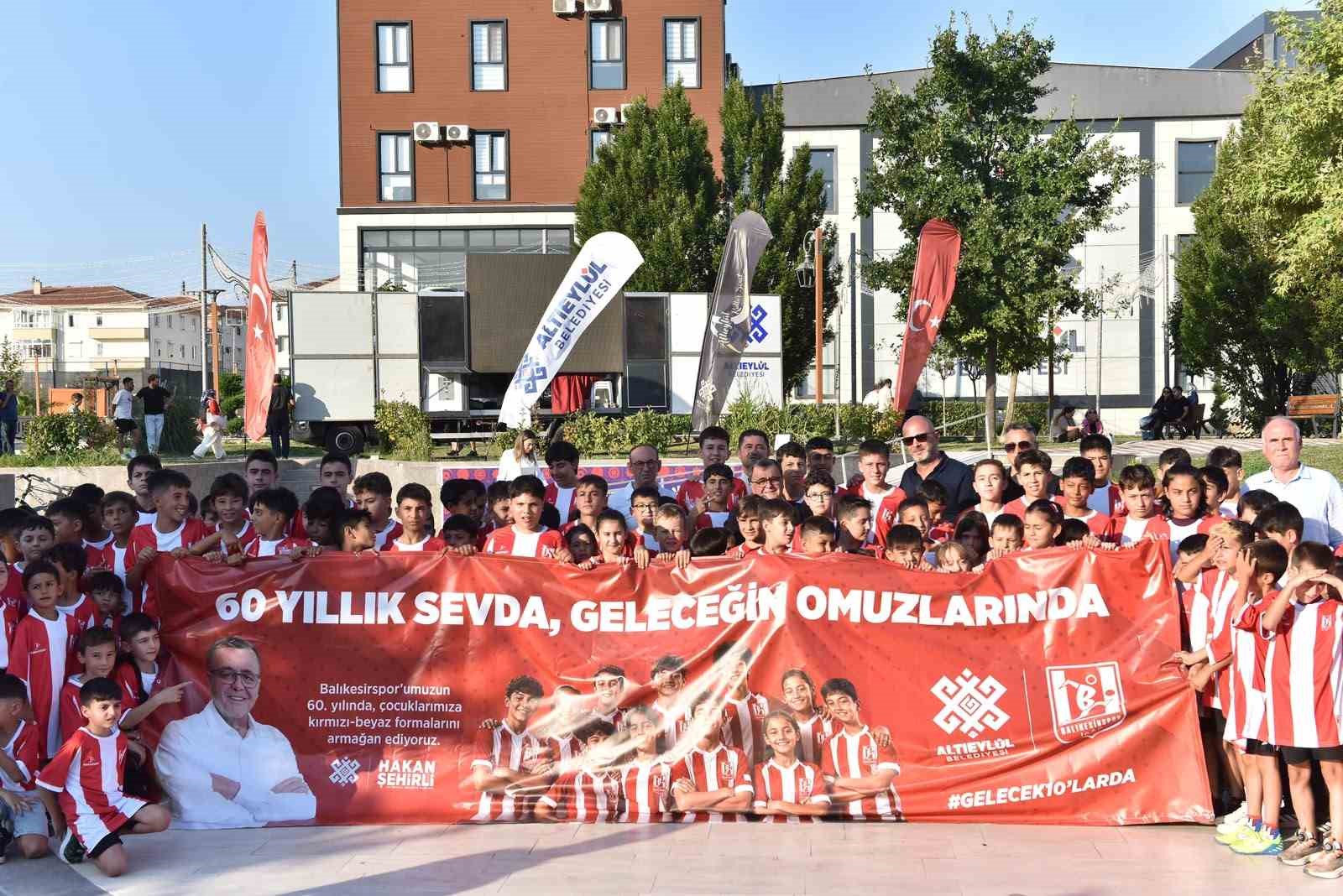 Altıeylül’den 100 Bin Forma Kampanyasına Anlamlı Destek