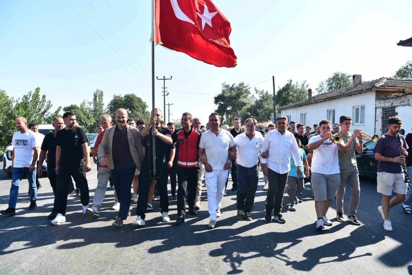 İvrindi'de Ahmet Akın Coşkuyla Karşılandı