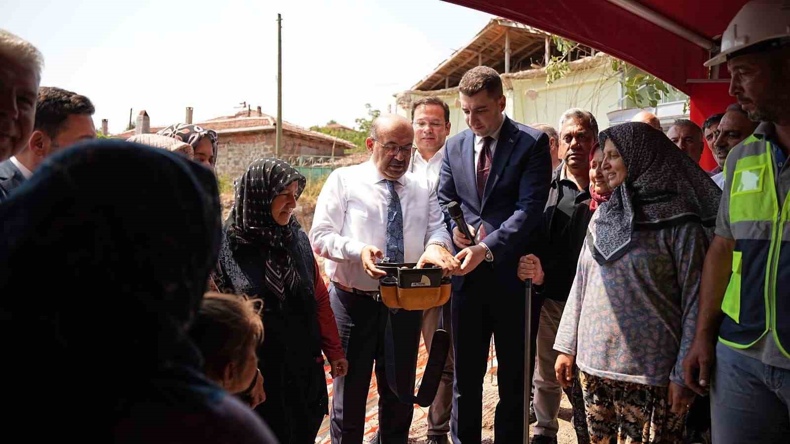 Sındırgı’da Deprem Konutları Hak Sahiplerine Kura İle Teslim Edildi