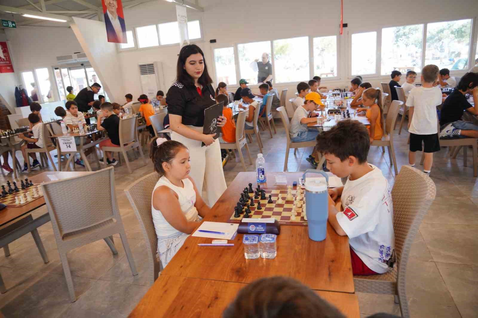 Geleceğin Satranç Ustaları Ayvalık’ta Buluştu