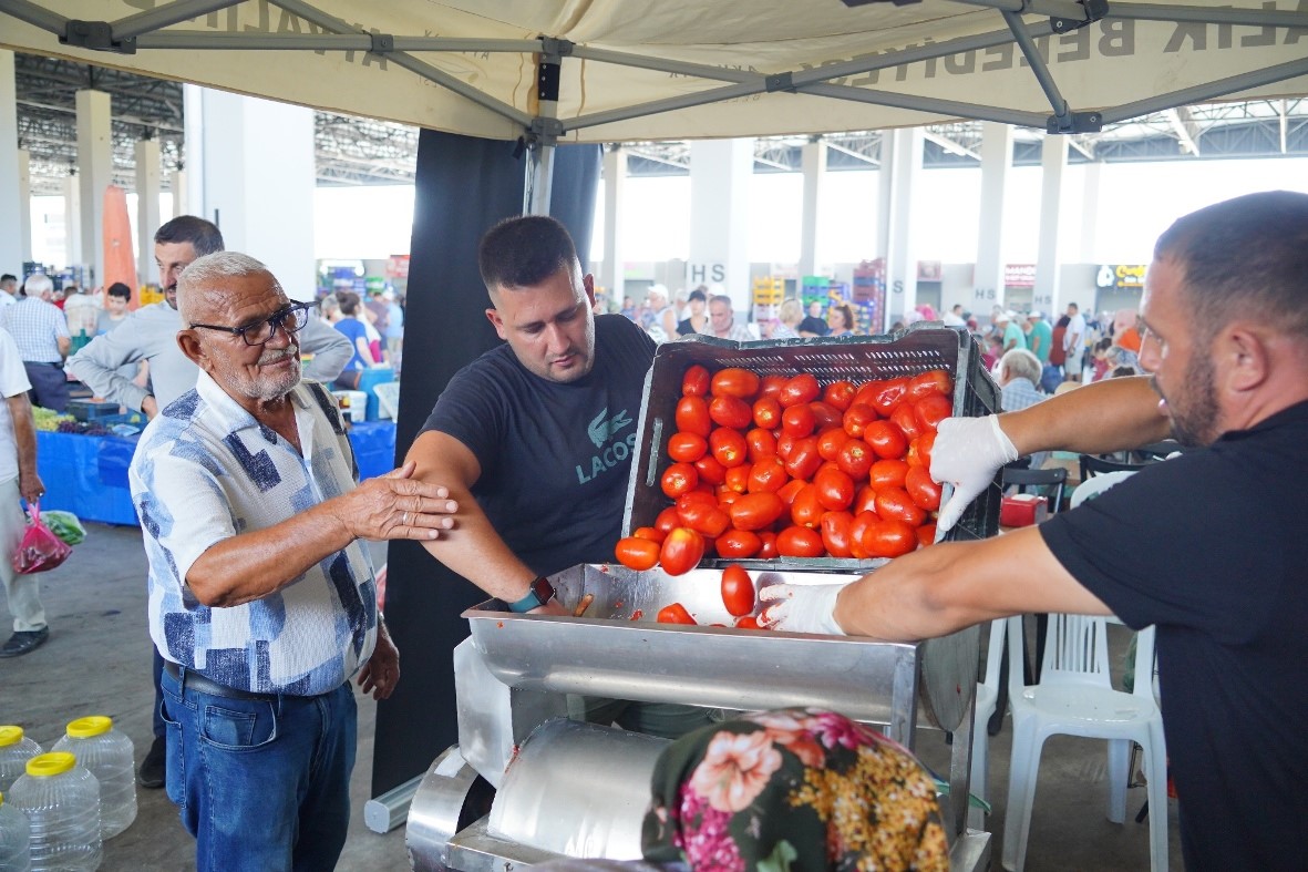 Ayvalık'ta Salça Hazırlama Zamanı Başladı