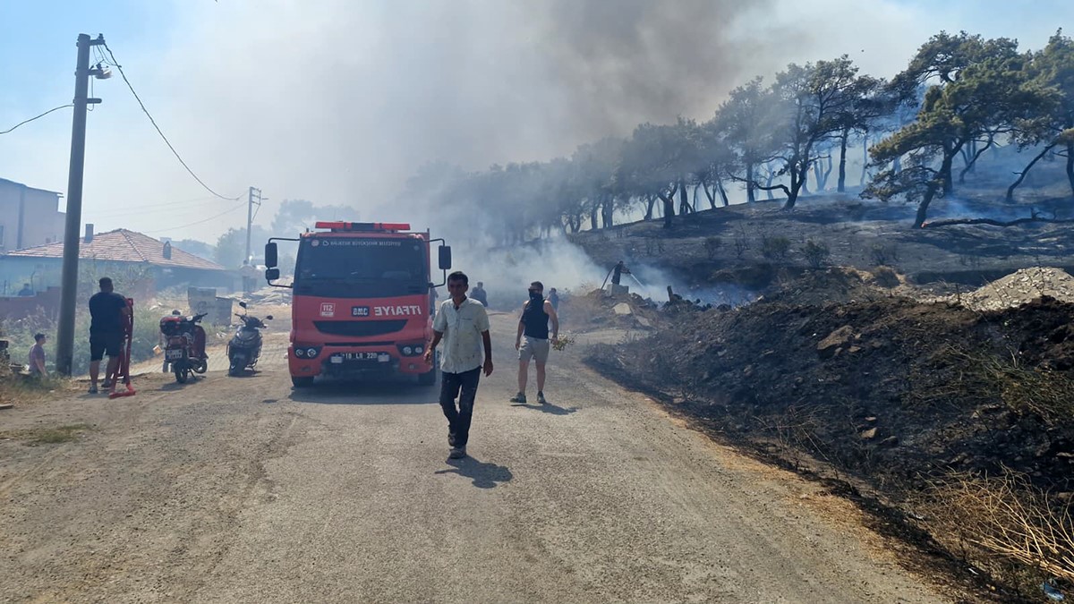 Kazdağları'nda Yangın: Hava ve Yer Ekipleri Seferber Oldu