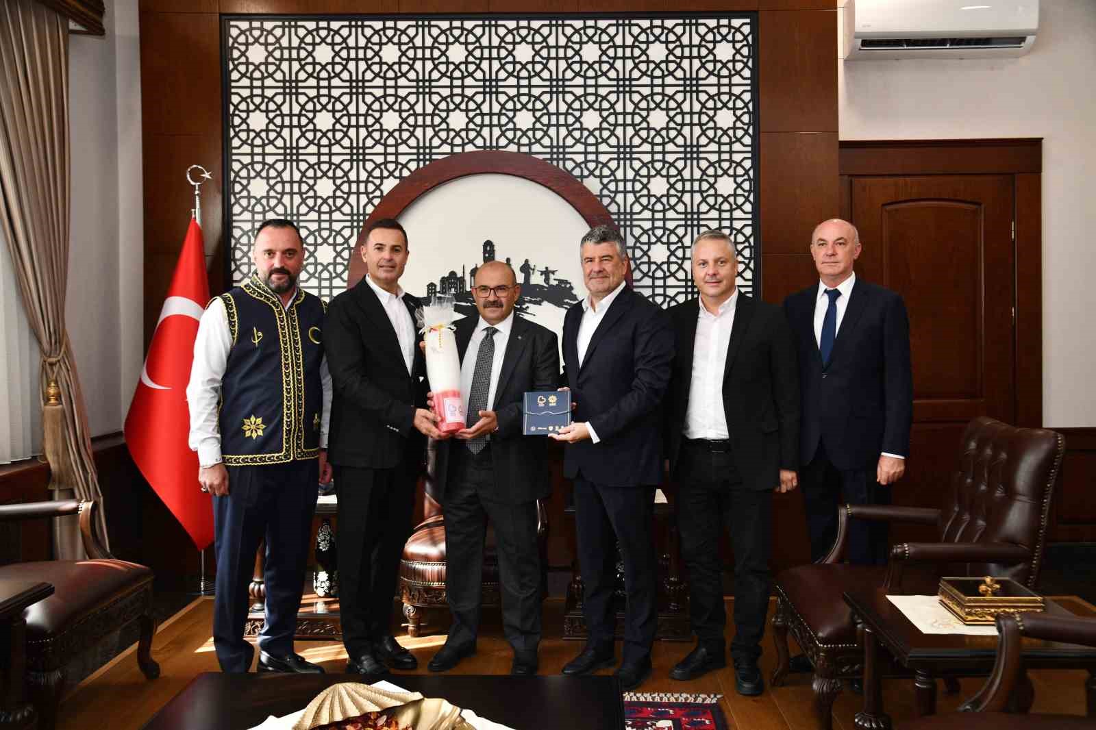 66. Kurtdereli Mehmet Pehlivan Yağlı Güreşleri İçin Hazırlıklar Tüm Hızıyla Devam Ediyor