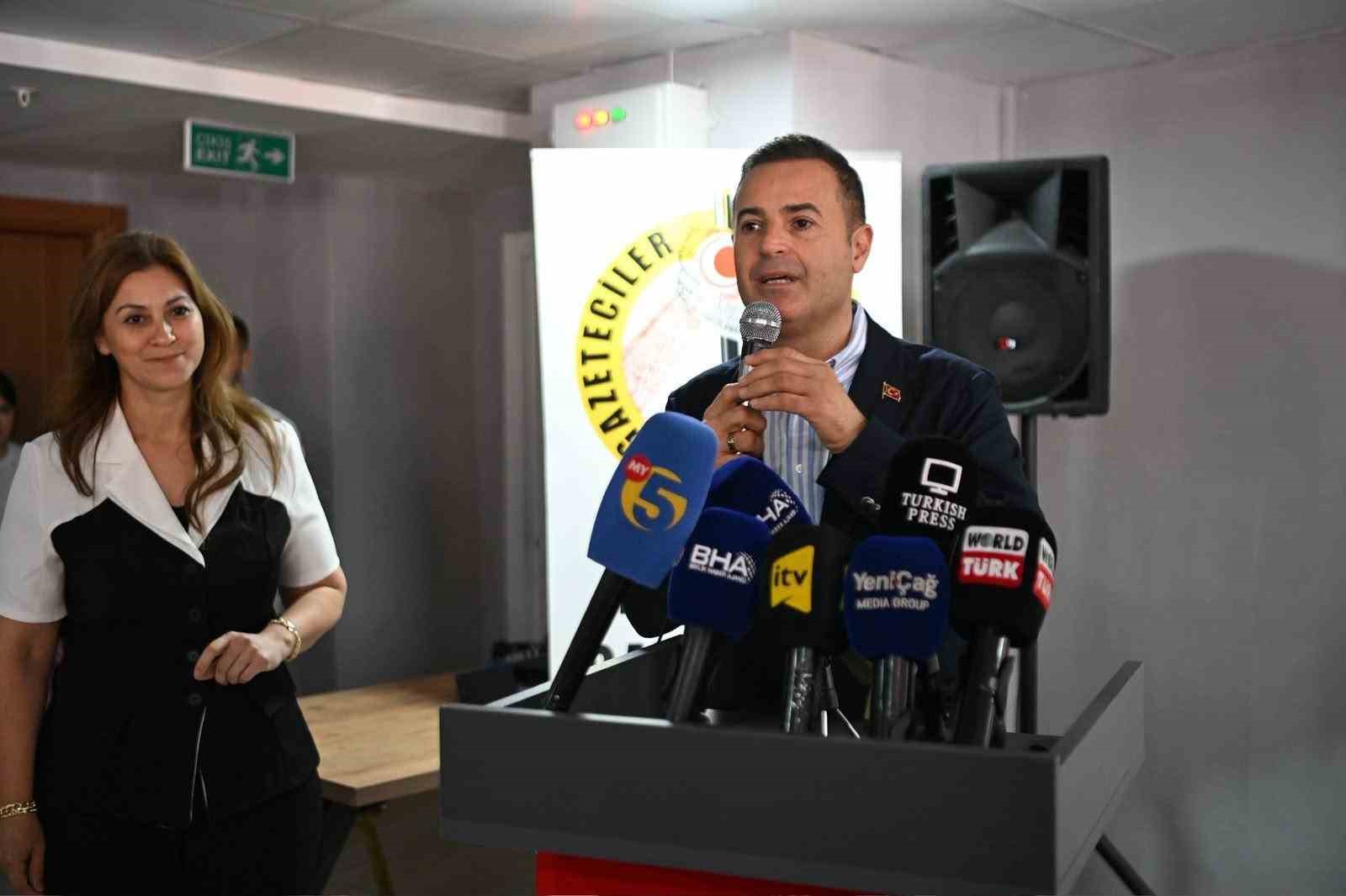 Balıkesir'de Medya ve Yapay Zekâ Zirvesi: Ortak Akıl ve Kültürel Değerler Ele Alındı