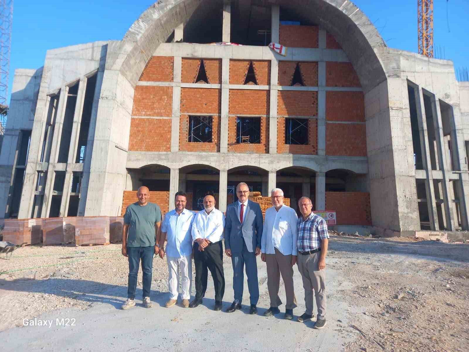 Bandırma'daki Üniversite Camii Projesinde İnceleme Ziyareti