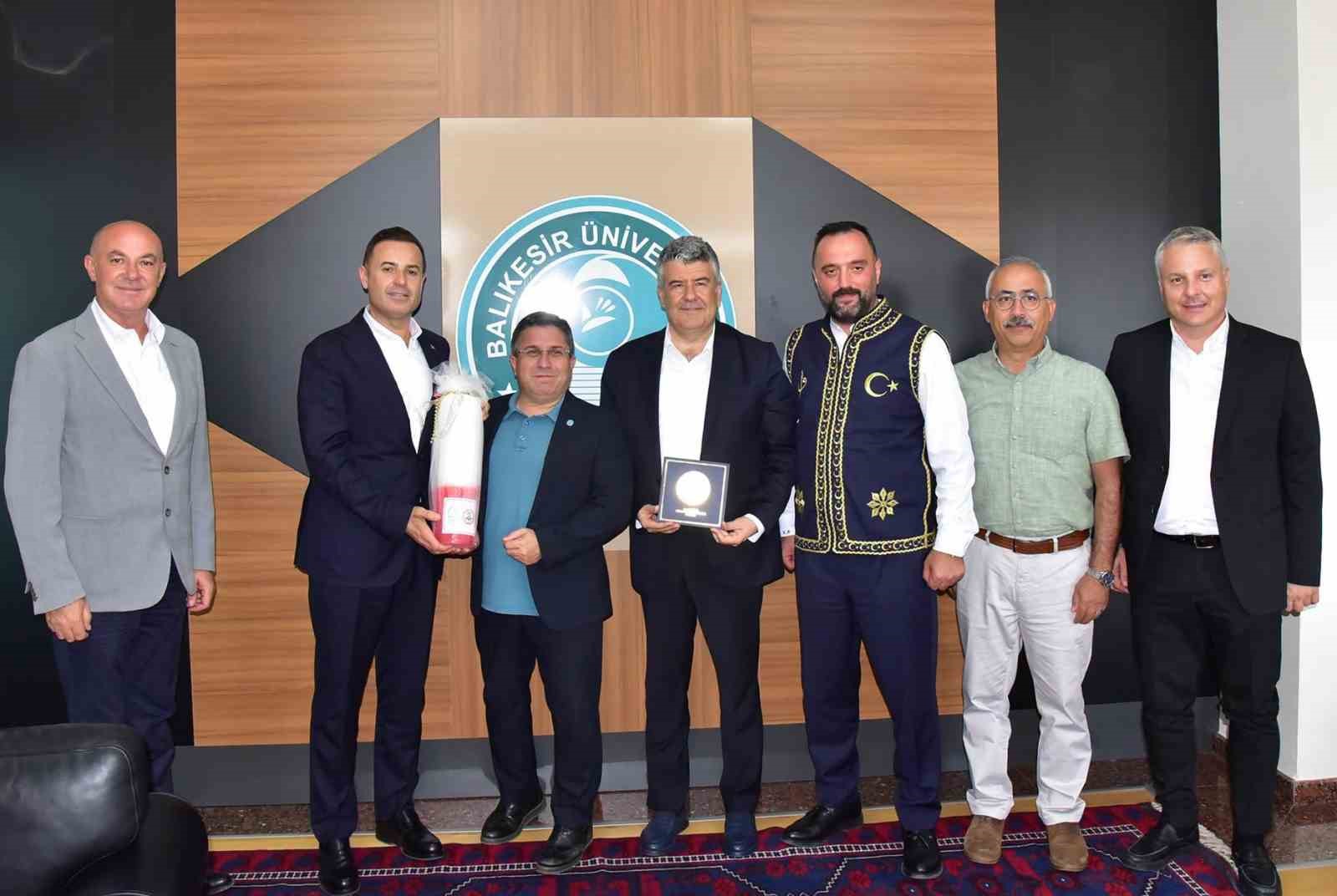 Rektör Yücel Oğurlu, Kurtdereli Güreşleri İçin Davet Edildi