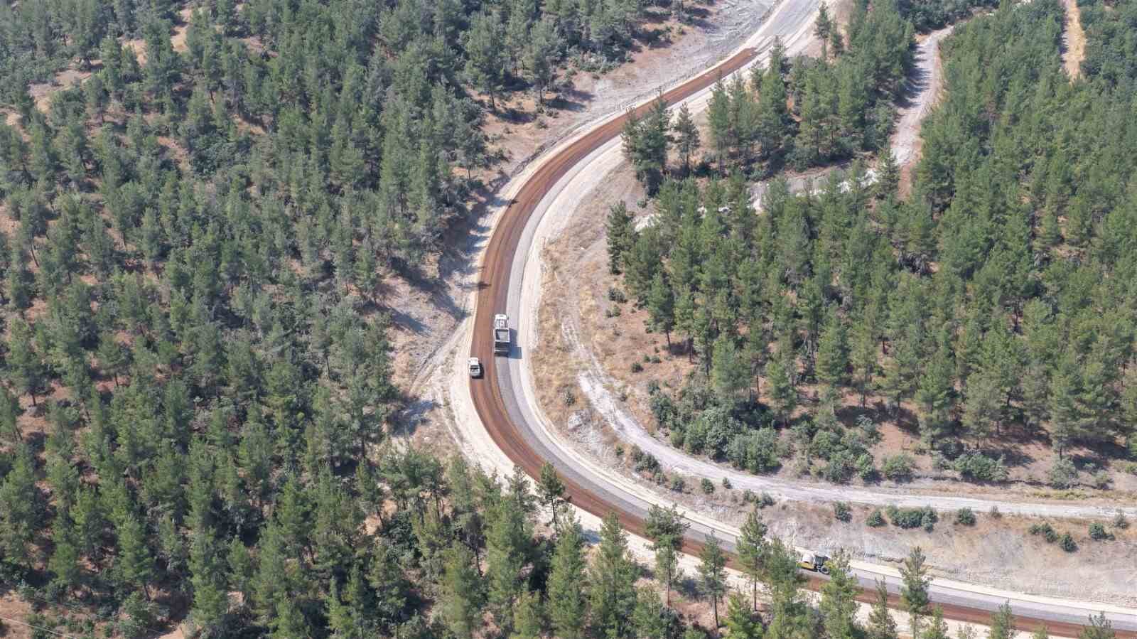 Dursunbey'de Yıllardır Beklenen Yol Tamamlandı