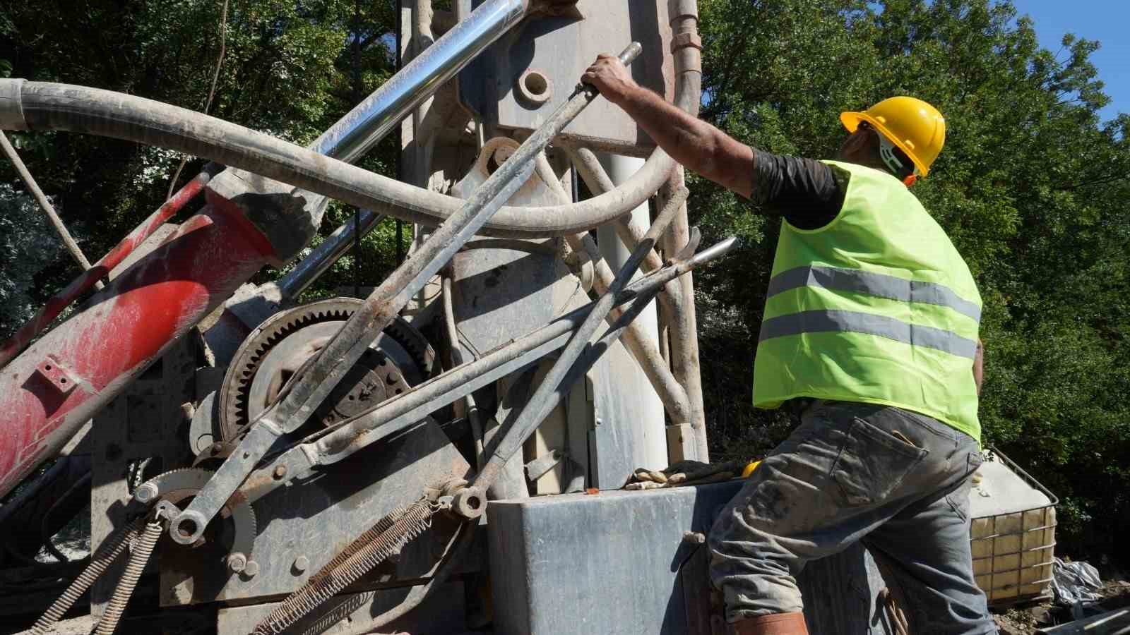 Balıkesir'de Kuyuya Düşen Koyun Kurtarıldı